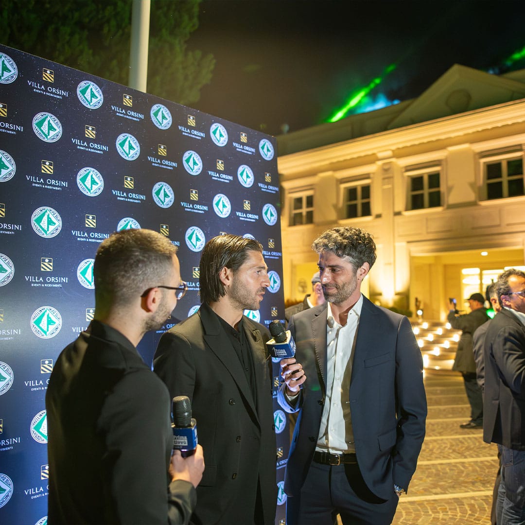Il calciatore Cosimo Patierno intervistato durante il dinner party dell'US Avellino in villa