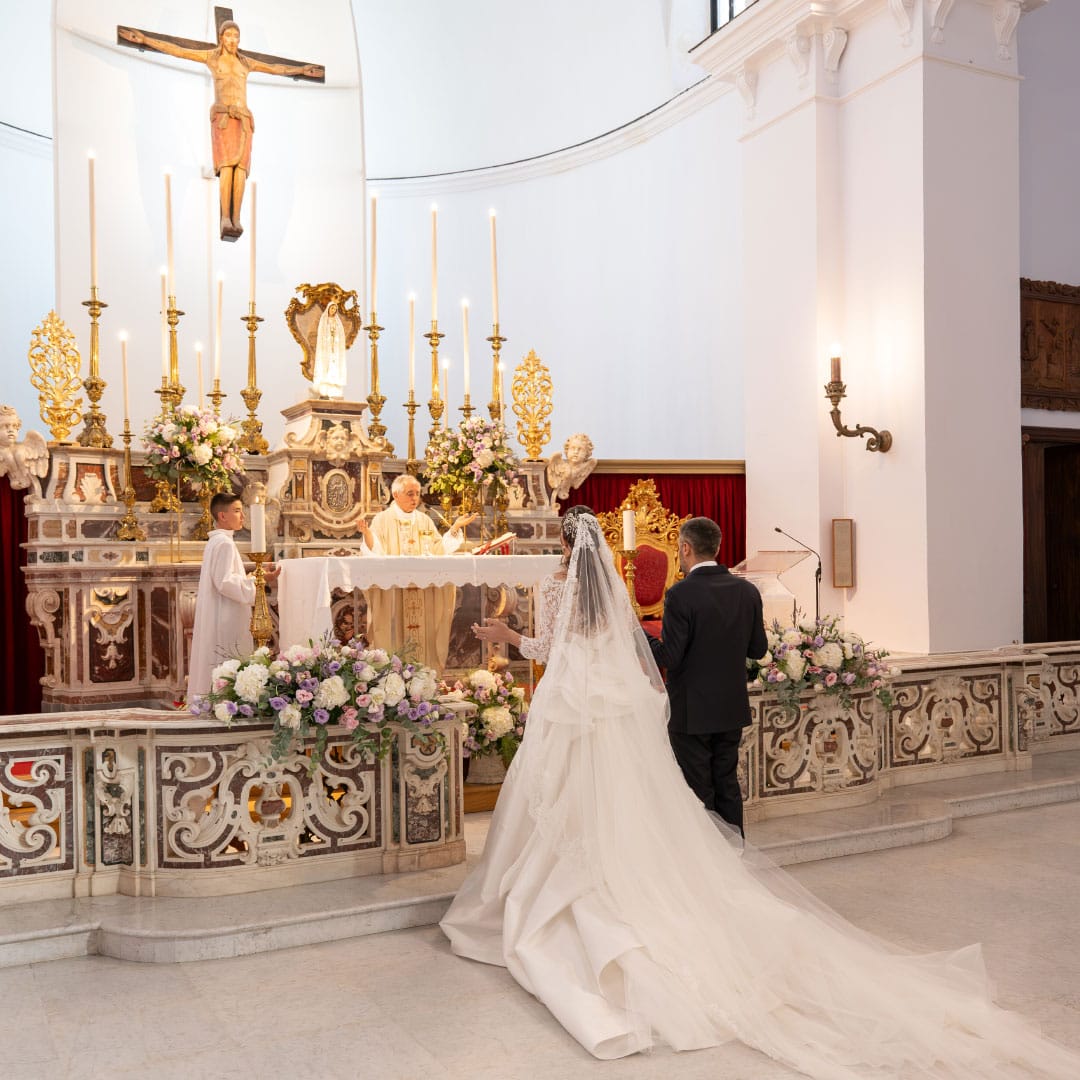 Sposi nella chiesa di Mirabella Eclano