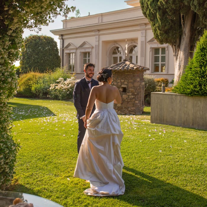 Coppia di sposi nei giardini di Villa Orsini