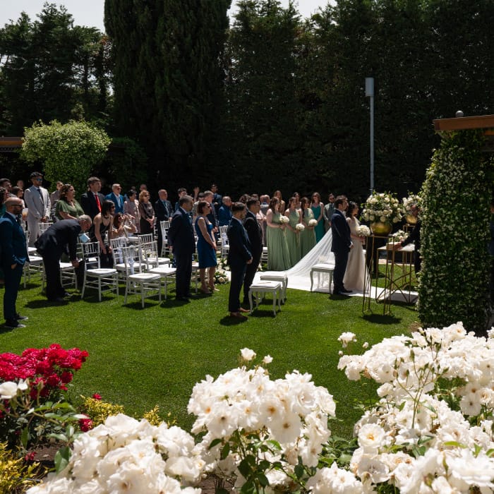 Il matrimonio con rito civile nei giardini di Villa Orsini