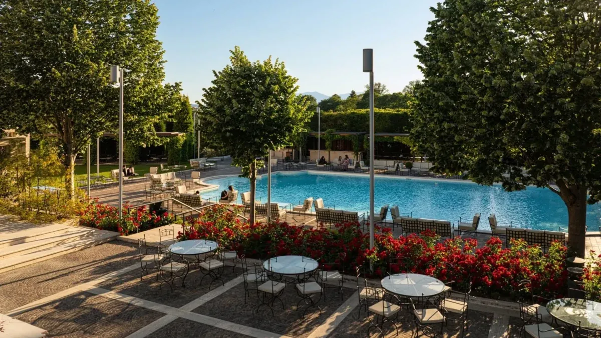 Giardini e piscina